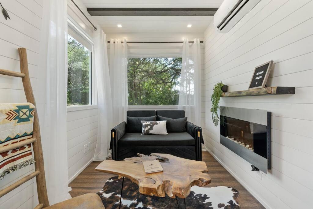 The Lonely Bull Luxury Container Home On 5 Acres WeatherfordWeatherford  Kültér fotó